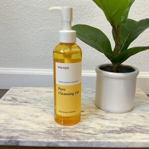 NWOT ma:nyo Cleansing Oil